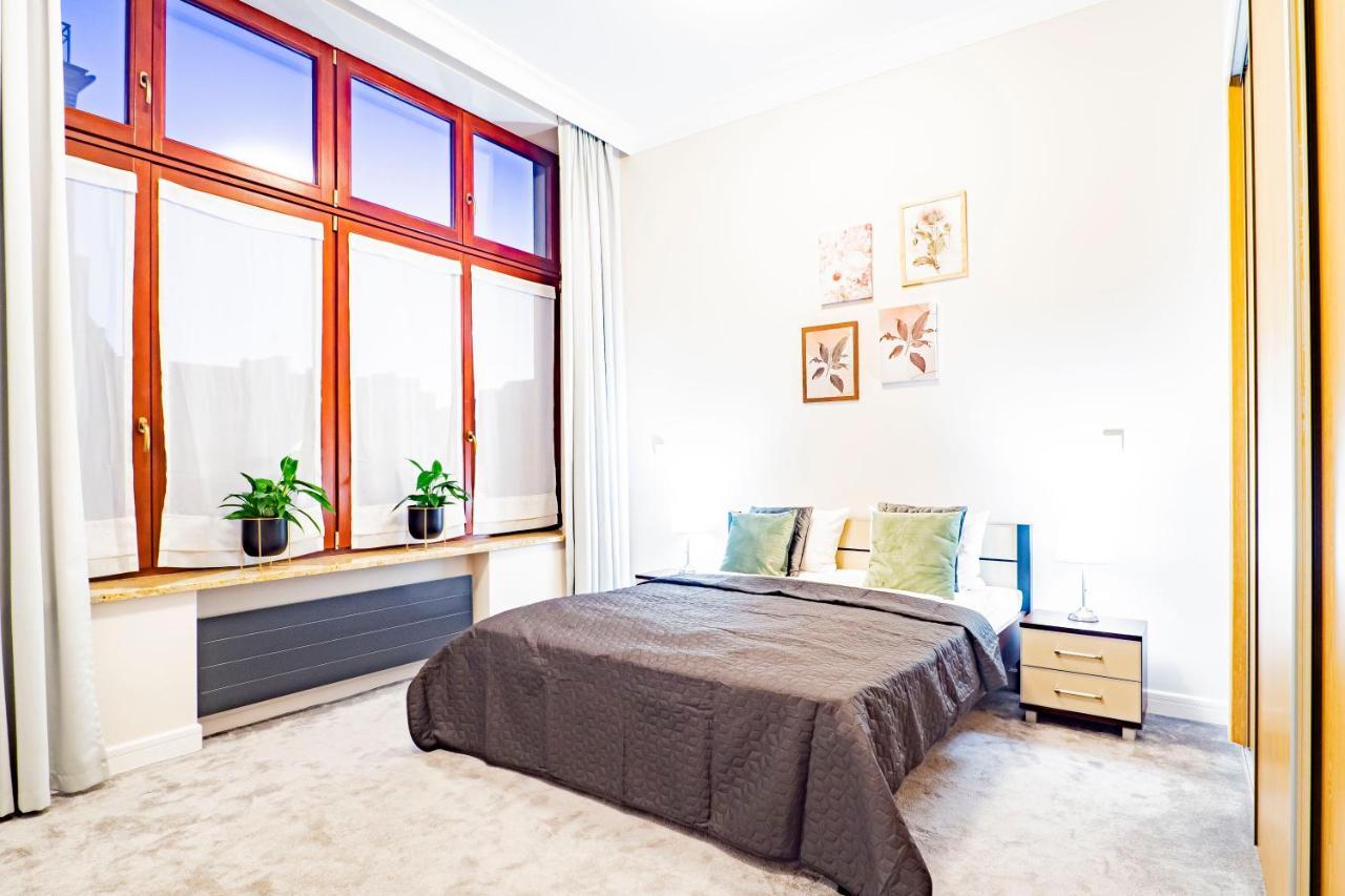 Historic Market Square Suite -140M2 Grand Residence As Home Apartamenty R504 วรอตซวาฟ ภายนอก รูปภาพ